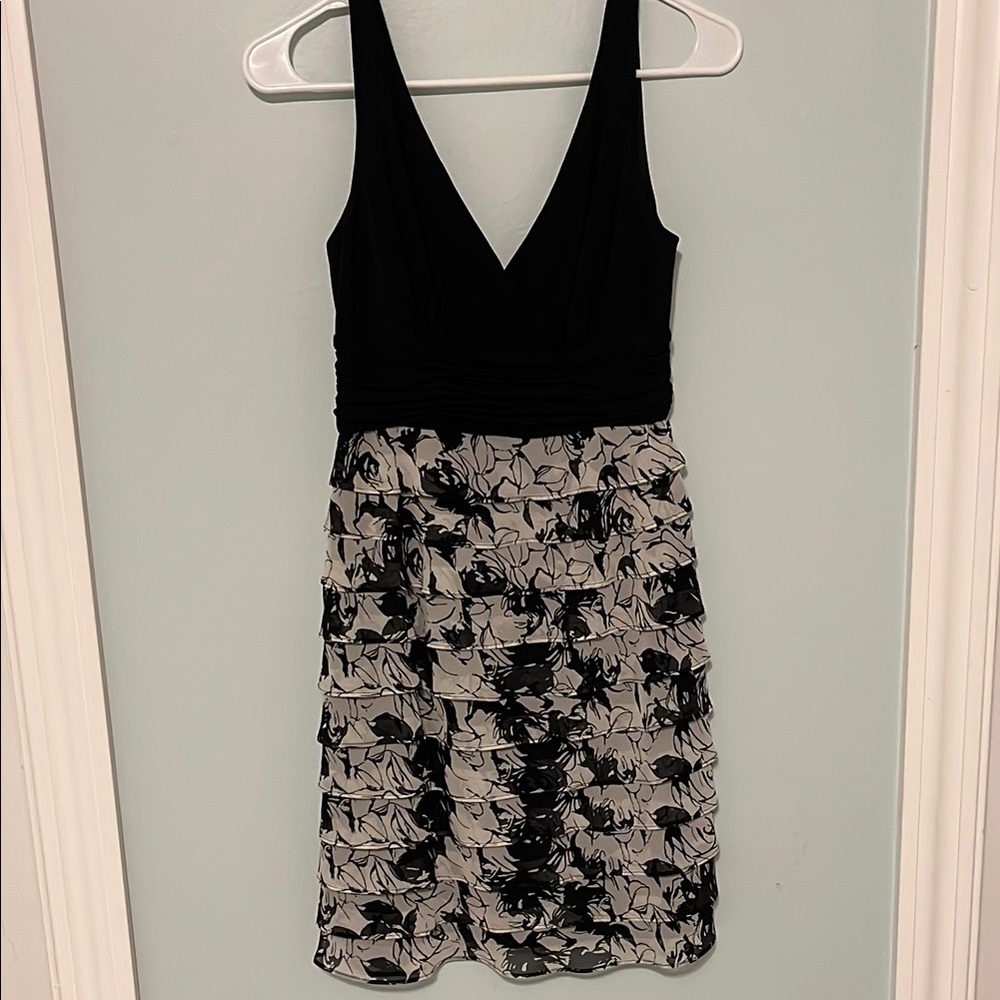 SL Fashions Black and White Sleeveless V-Neck Mini Dress